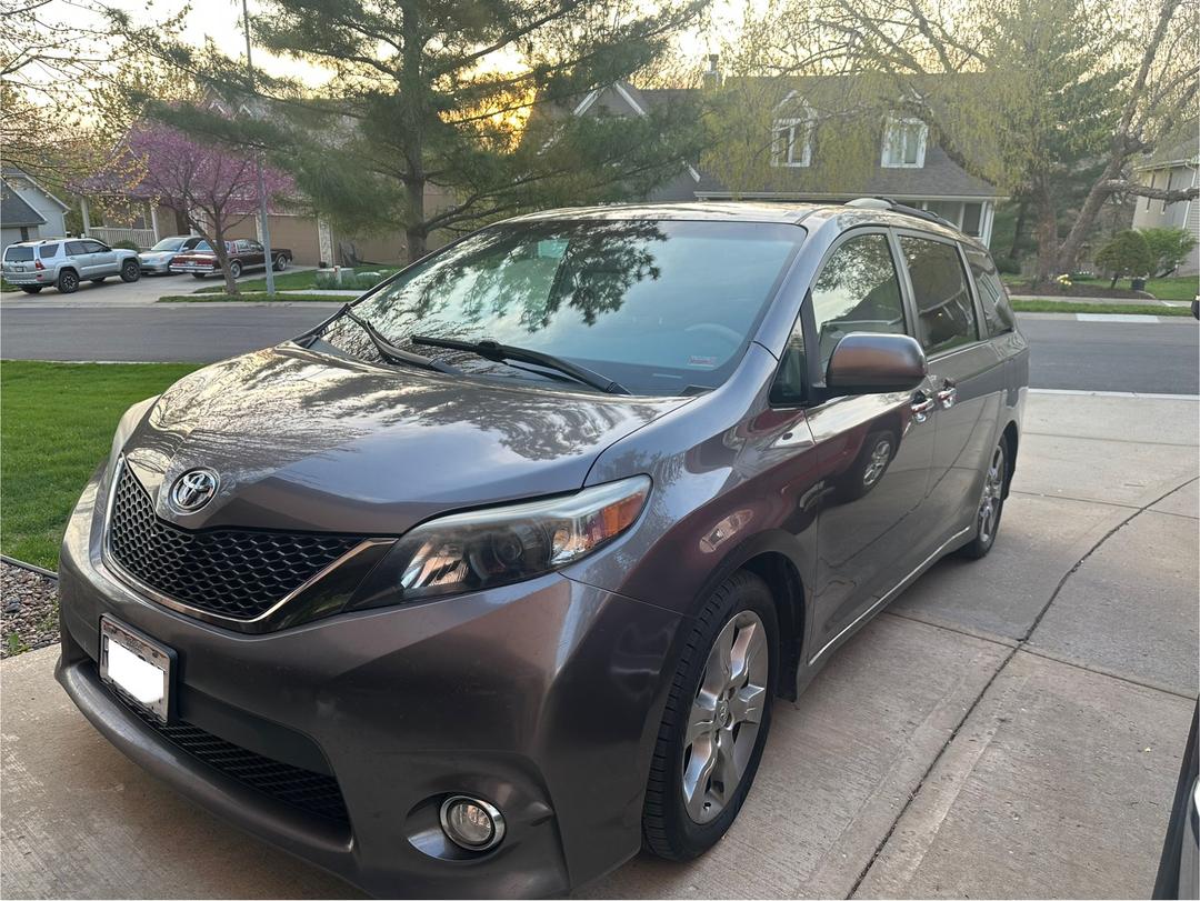 Toyota_Sienna 