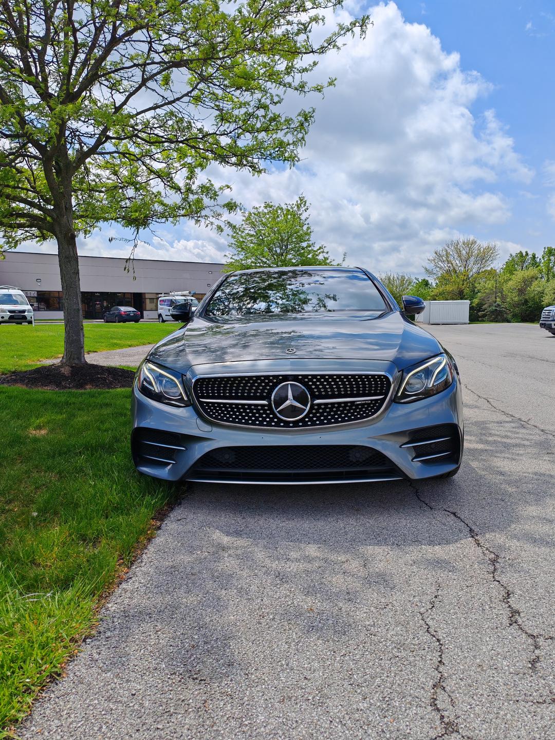 Mercedes-Benz_E-Class 